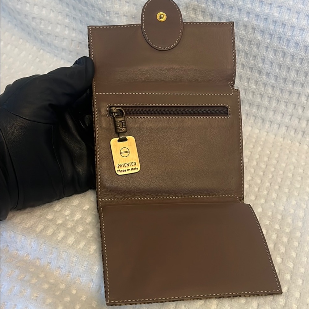 BORBONESSE Compact Wallet - Picture 7 of 12